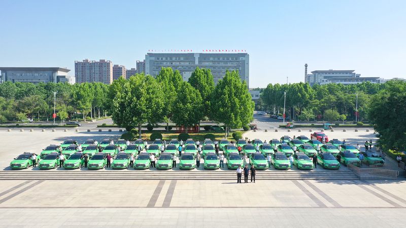 護航高考！河南礦山聯(lián)合眾和出租汽車公司愛心助考